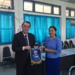 Ambassador Ong and Professor from University of Yangon exchanged gifts